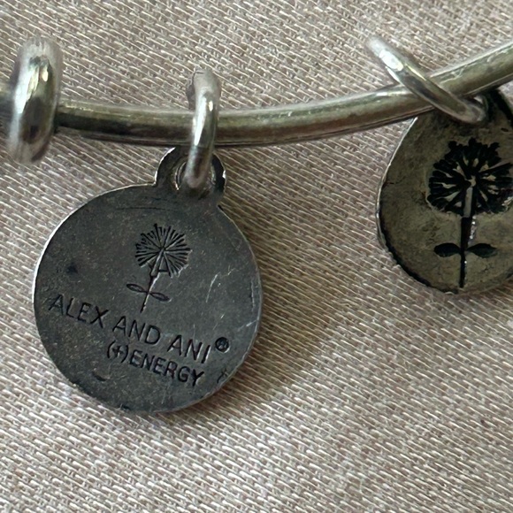 Alex and Ani Starfish Expandable bracelet in silver tone. - Picture 9 of 10